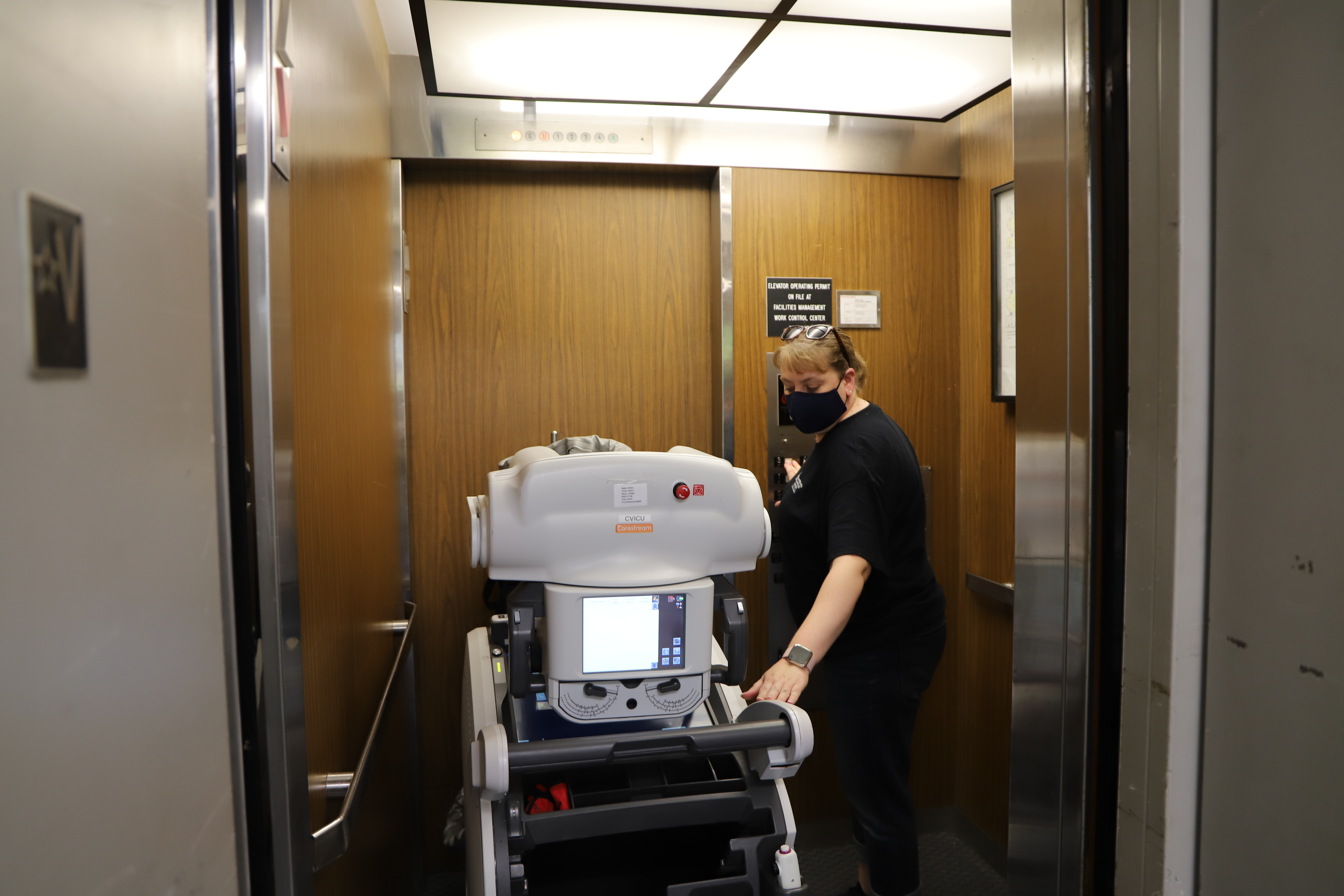 Portable xray machine in the Museum elevator